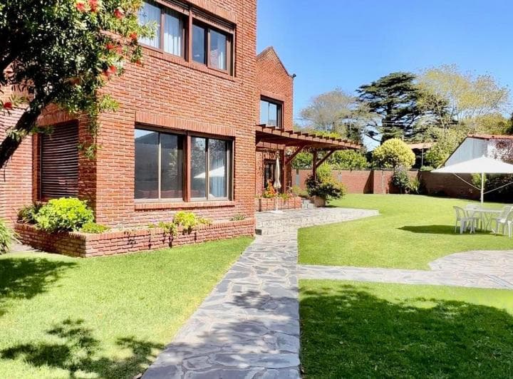 Venta Residencia Única 1229 m² en Barrio Los Troncos - 4