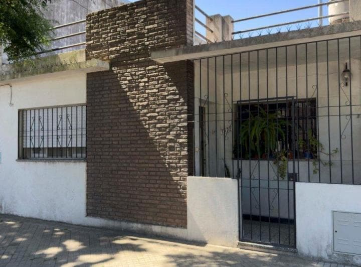 Venta de Casa de Dos Dorm. en Bella Vista! - 3