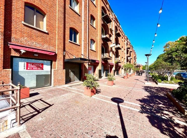 Venta de Tres Locales Juntos o Separados en Puerto Madero - 5