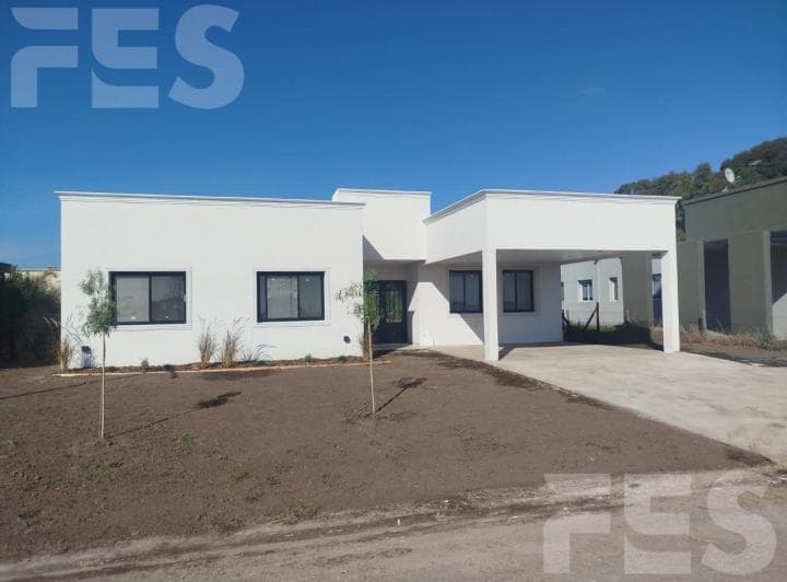Venta Casa 4 Ambientes en Horizontes Al Sur - 2