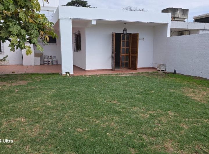 Vendo Casa 3 Dorm Excelente Barrio - 2