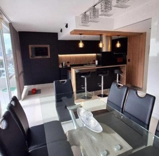 Piso Exclusivo 4 Ambientes con 2 Cocheras - Playa Grande - 3