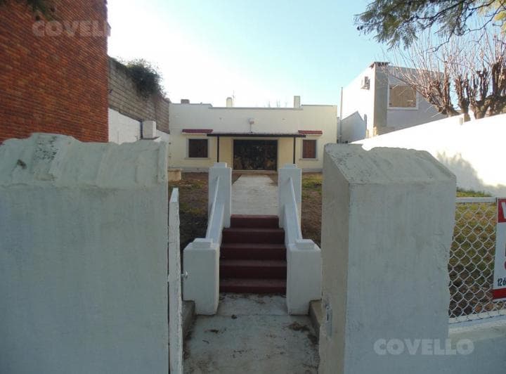 Casa en Venta con Vista Al Río, Patio y Garaje. - 3