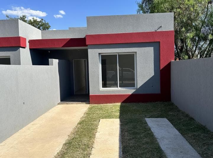 2 Casas a Estrenar en Calle Gaillard Entre Cabo Pereyra y Dominchin - 2