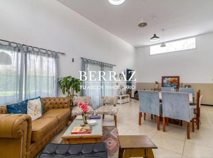 Casa Venta 4 Dorm. Barrio Los Eucaliptos Lote de 761 m² Haras Santa Maria - 2