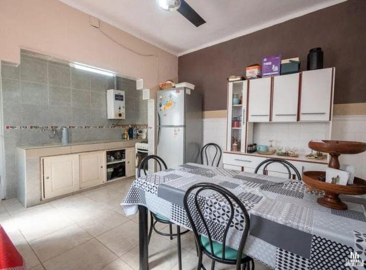 Casa de 4d. en Dr Zavalla Casi Gral Lopez - 4