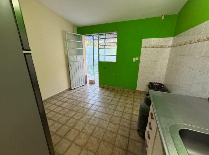 Casa en Venta en Barrio Playas de Oro de 3 Dorm. - 4