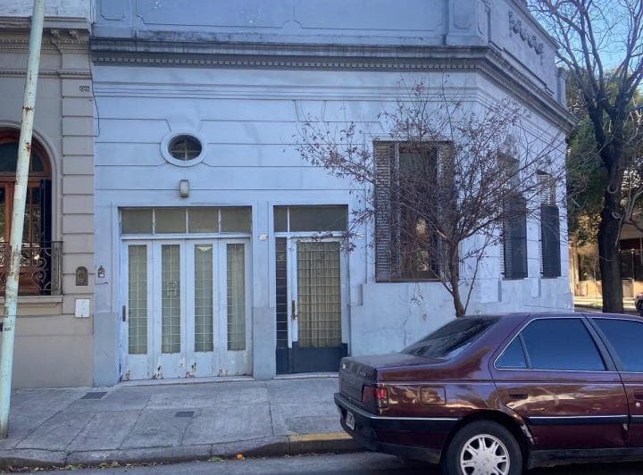 Casa en Esquina, 5 Amb Cochera Terraza - 260 m² - V del Parque - Se Acepta Depto en Parte de Pago - 2