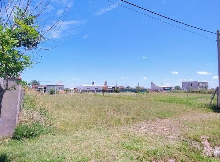 Se Vende Terreno en Punta Chacra - Roldán - 5