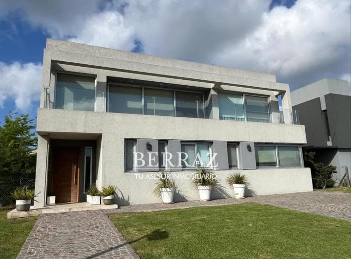 Casa Venta 7 Ambientes en Ayres Plaza Pilar Lote de 600 m² - 2