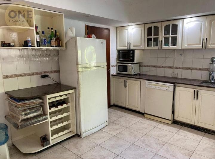 Casa con Parque y Pileta en Venta - Gonnet, Calle 518 E/ 18 y 19 - 5
