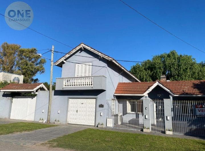Casa con Parque y Pileta en Venta - Gonnet, Calle 518 E/ 18 y 19 - 2