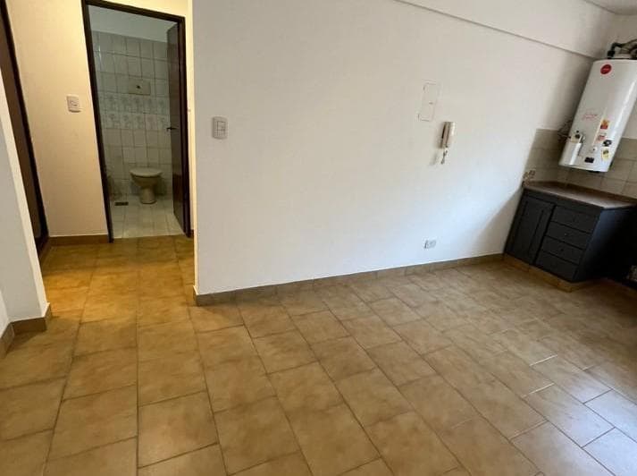 Venta Departamento Contrafrente Apto Credito en Primer Piso, 2 Ambientes, con Terraza Compartida, a - 5