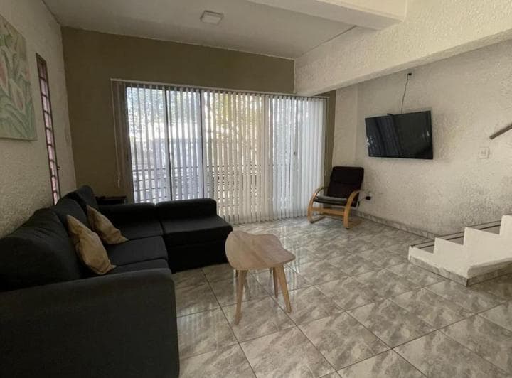 Openhouse Inmobiliaria Vende Espectacular Dúplex Frontal en Calle Montevideo de Ciudad de Mendoza. - 2