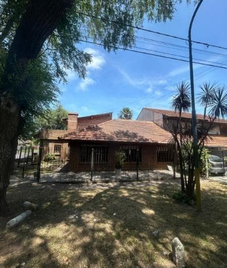Los Pinares - Venta Chalet 3 Ambientes C/ Garage Sobre Lote Propio de 172 m² - 4