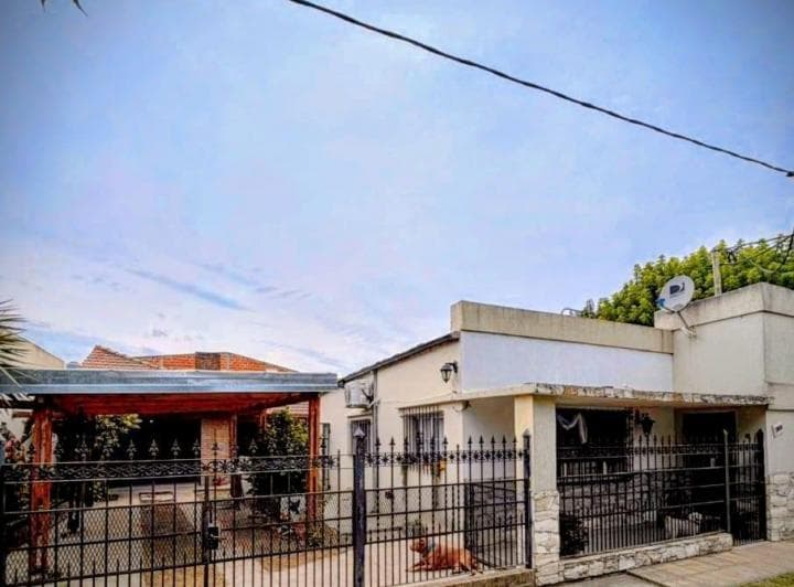 Casa en Venta con Quincho y Pileta - 3