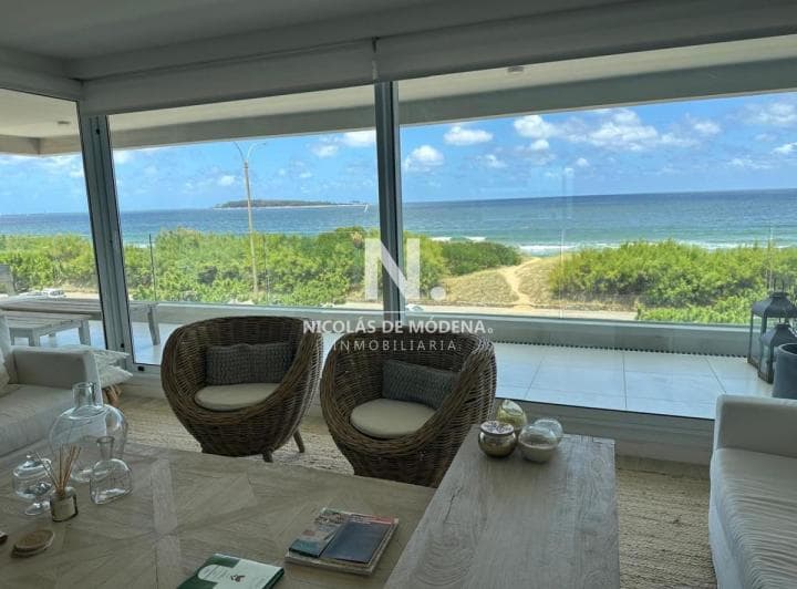 Excelente Apartamento a La Venta con Toda La Vista Al Mar Playa Mansa 3 Dorm. - 2