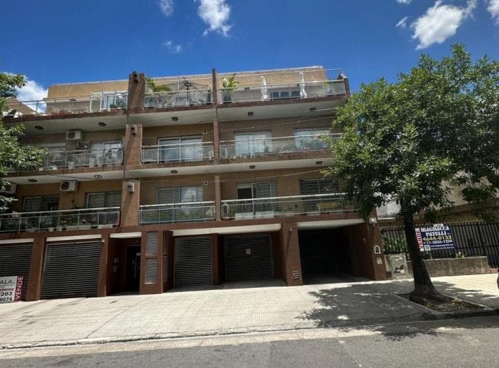Venta Tres Cocheras con Entrada Independiente por Porton Automatico - 3