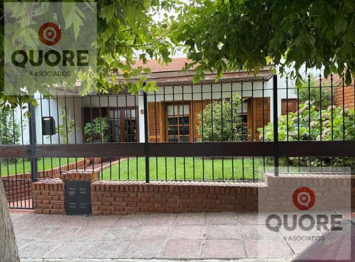 Casa Gerencial en Santa Genoveva - 2