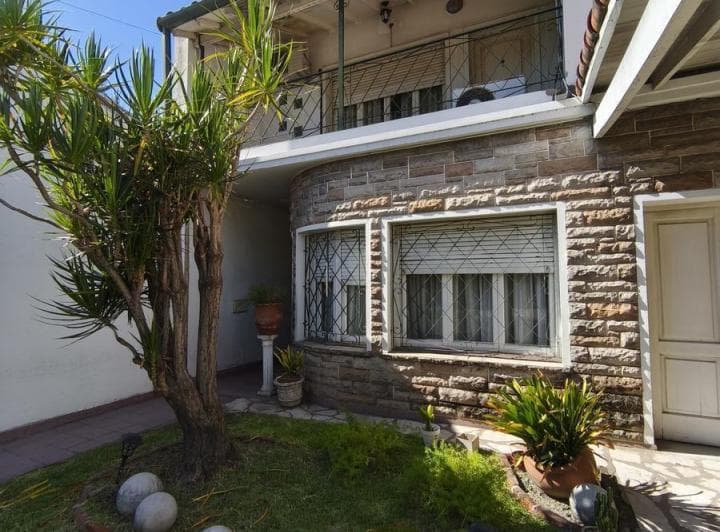 Casa en Excelente Ubicacion en Lote de 8,66 X 43 - 3