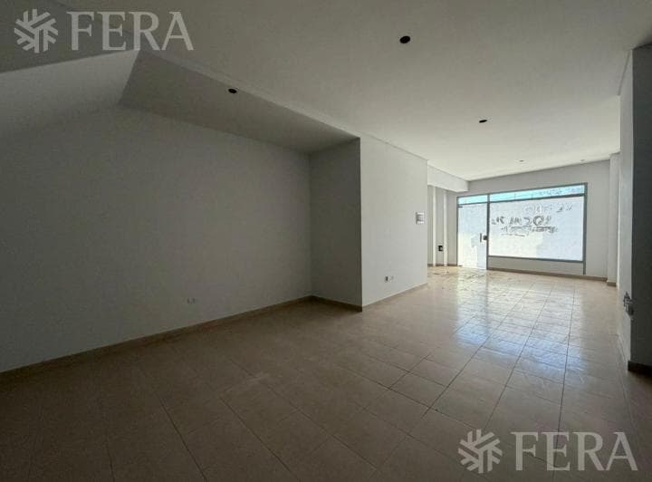 Venta Local en Sarandi - 3