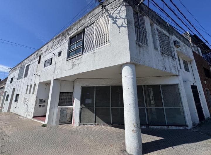 Venta - Oportunidad Local y Deposito (Barrio Industrial) - 2