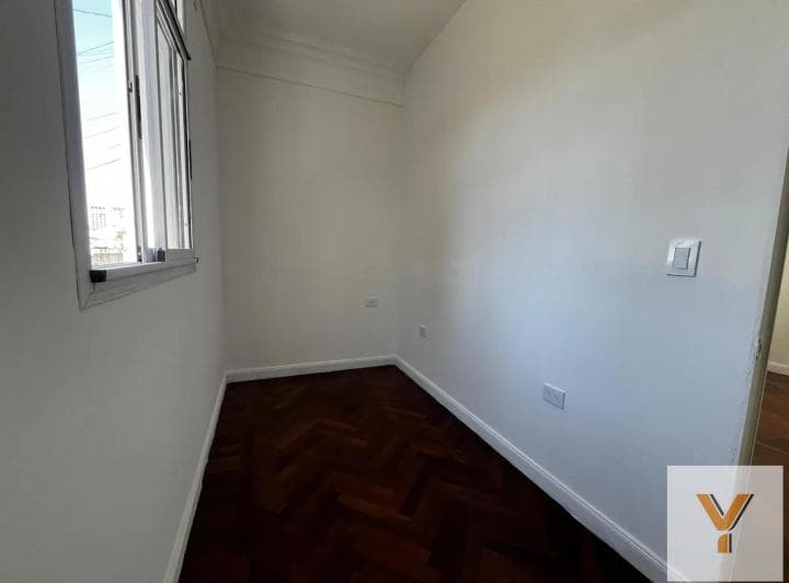 Departamento en Venta - 2 Dorm. 1 Baño - Monserrat - 4