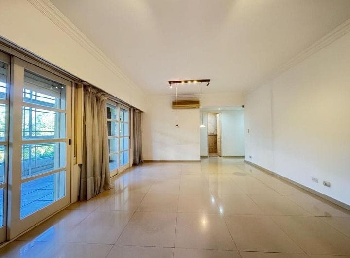 Piso 4 Ambientes con Balcón y Cochera en Venta Sobre Av Riestra - 4