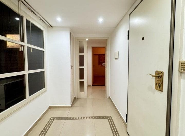 Piso 4 Ambientes con Balcón y Cochera en Venta Sobre Av Riestra - 3