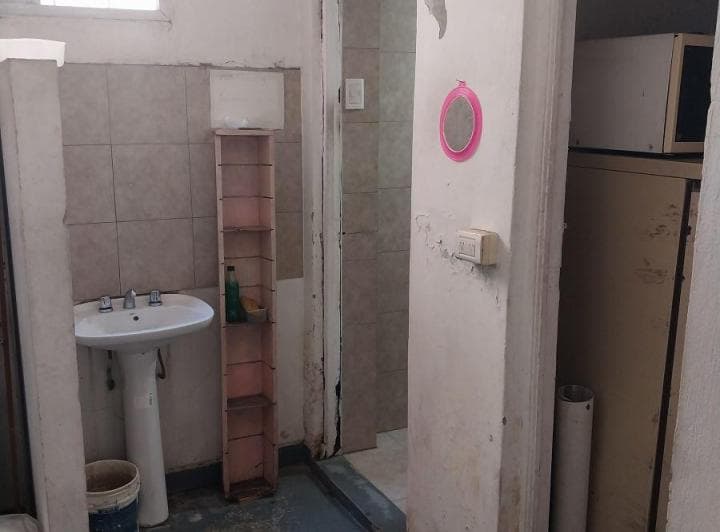 Villa Crespo PH a Refaccionar 2/3 Amb Olaya y Tres Arroyos Deposito/oficina/vivienda - 4