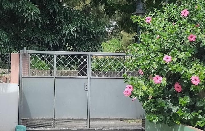 Apto Credito Venta Casa con Casa de Huespedes en Troncos del Talar - 5