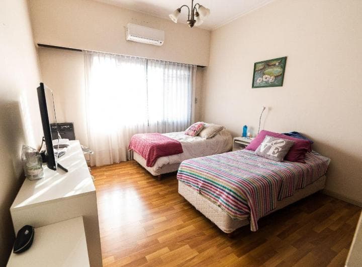 Casa 6 Ambientes con Pileta en Castelar - 5