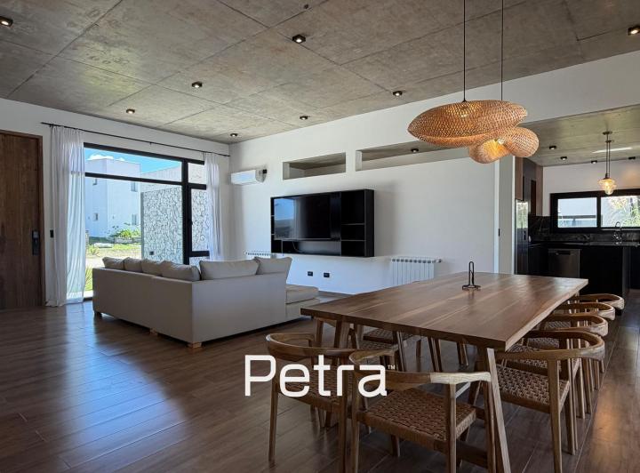 Casa en Venta en Costa Esmeralda, Barrio Ecuestre - 3