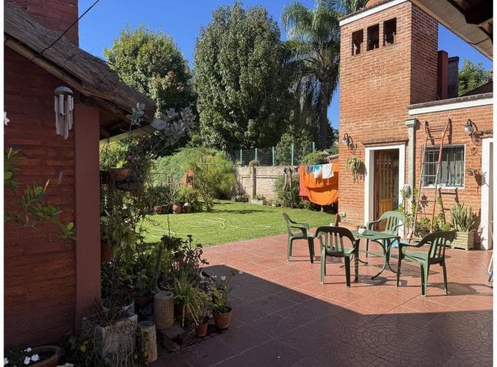 Casa en Venta de 4 Dorm. con Gran Jardin en Escobar - 5