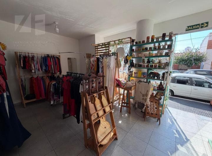 Local Comercial a La Calle con Renta en Alberdi - 5