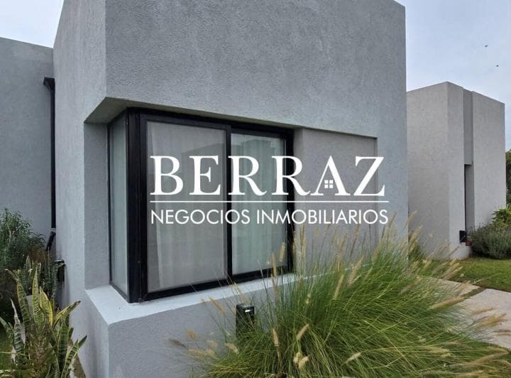 Casa Venta 3 Dorm. Barrio Santa Elisa Lote de 555 m² Pilar del Este, Zona Norte - 2