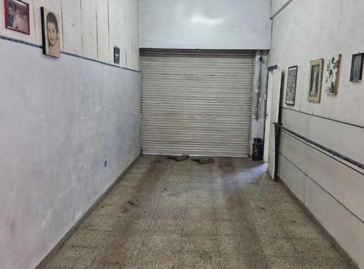 Venta Casa Amplia con Locales, Departamento y Espacios Abier - 3