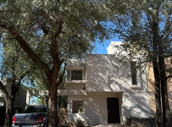 Venta - Duplex en Complejo Cerrado - B° Villa Warcalde - 2