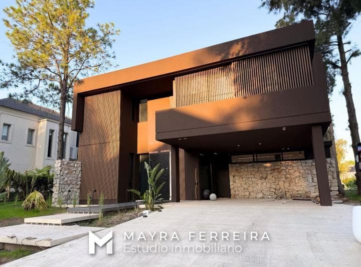 Casa en Venta 6 Ambientes Saint Thomas Este - Oeste - 2