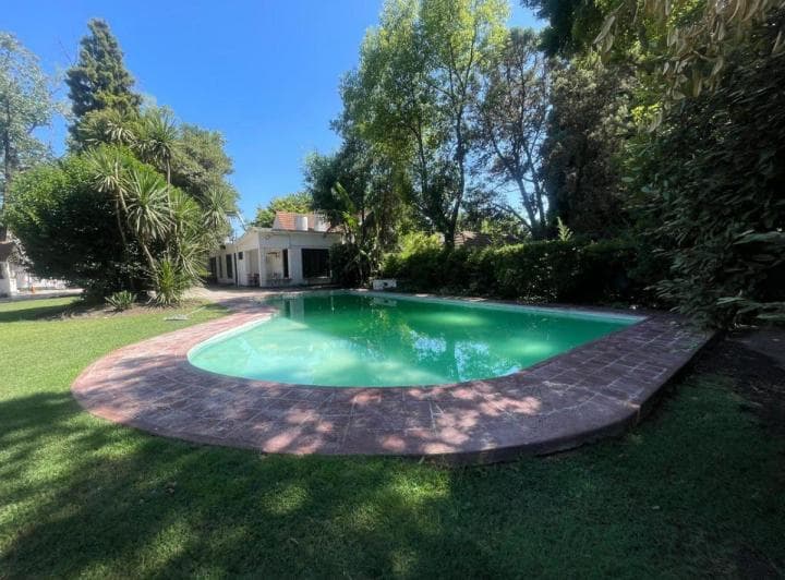 Venta de Lote de 900 m² con Pileta en Burzaco - 5