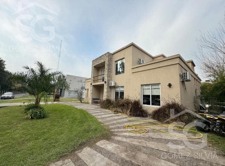 Casa en Venta 6 Ambientes en Barrio Cerrado Altos del Sol - 3