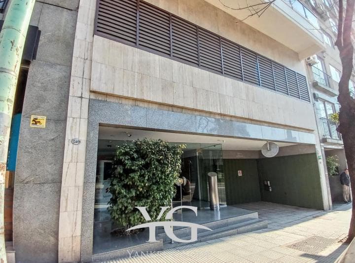 Venta 3 Ambientes Retiro con Dep. 2 Cocheras Fijas y Baulera! - 3