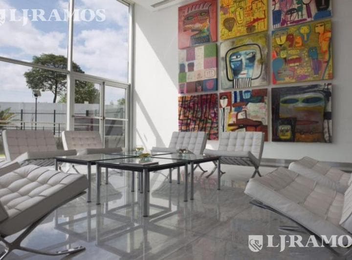 Alquiler de Oficina de 908 m² en Florida Oeste - 2
