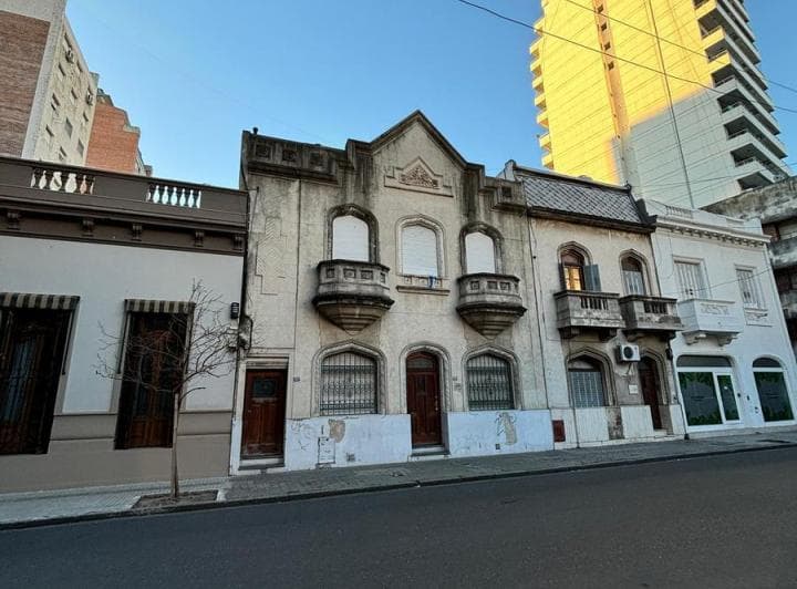 Casa Casona 8 Dorm. Antigua - Balcarce 1100 - Centro Rosario | Venta - 2