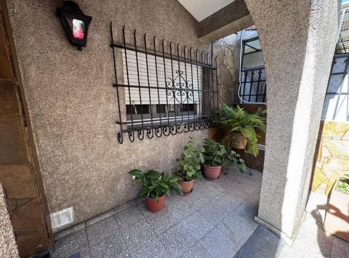Venta 2 Casas de 2 Plantas con Ingresos Independientes Barrio Belgrano Rosario - 2