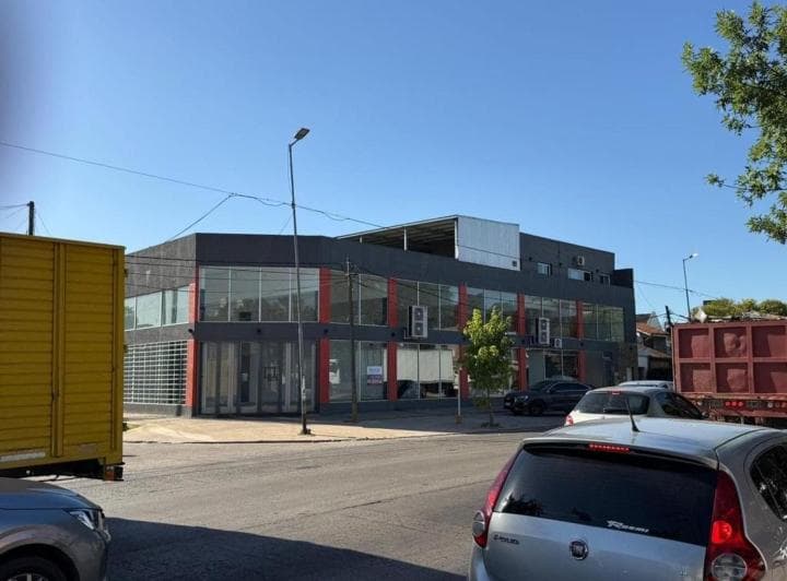 Local en Alquiler: 496 m² con Oficinas - 2