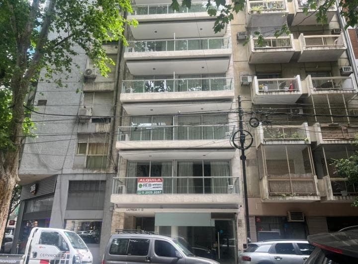 Local. | Laprida Al 1700 - 2
