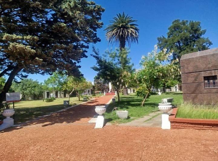 Venta Boveda 12 Ataudes Familiar Cementerio Municipal Moron Consesion Sin Deuda - 5