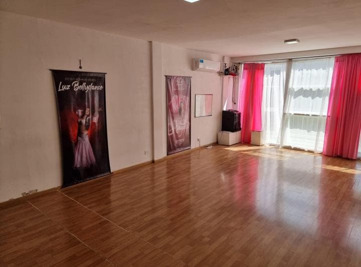 Oficina Muy Luminosa con Balcón en Venta - Centro (Capital Federal) - 4