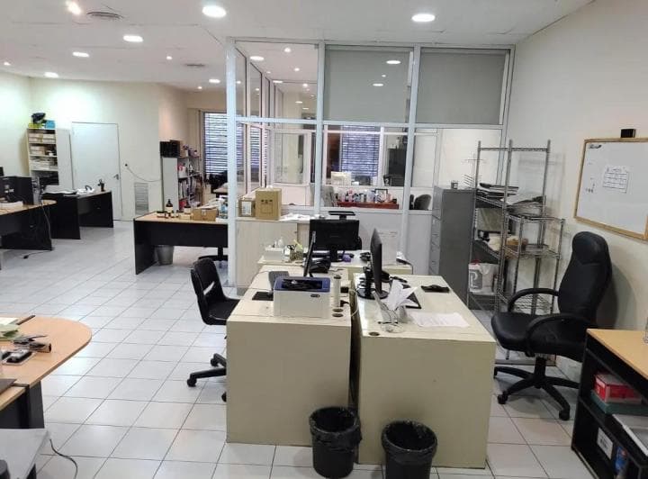 Alquiler - Oficina 5 Ambientes C/cochera - Caballito - 2
